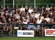 开云棋牌官网-CLG强势HLE，Huni惊艳世界：电竞赛场上的璀璨明星