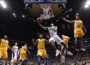 开云棋牌下载-赛道与球场的双重奏，F1街道赛焦点战与灰熊一波流的胜利哲学