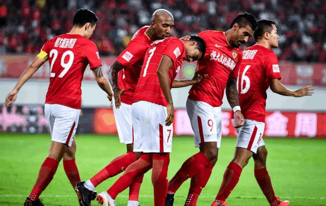 亚冠赛场上的激烈对决,球迷热议不断的简单介绍 亚冠赛场上的激烈对决,球迷热议不断的简单介绍