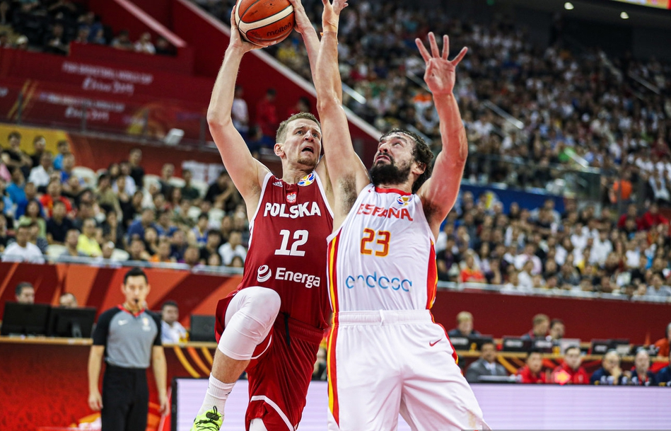 巴西男篮战胜对手，晋级四强