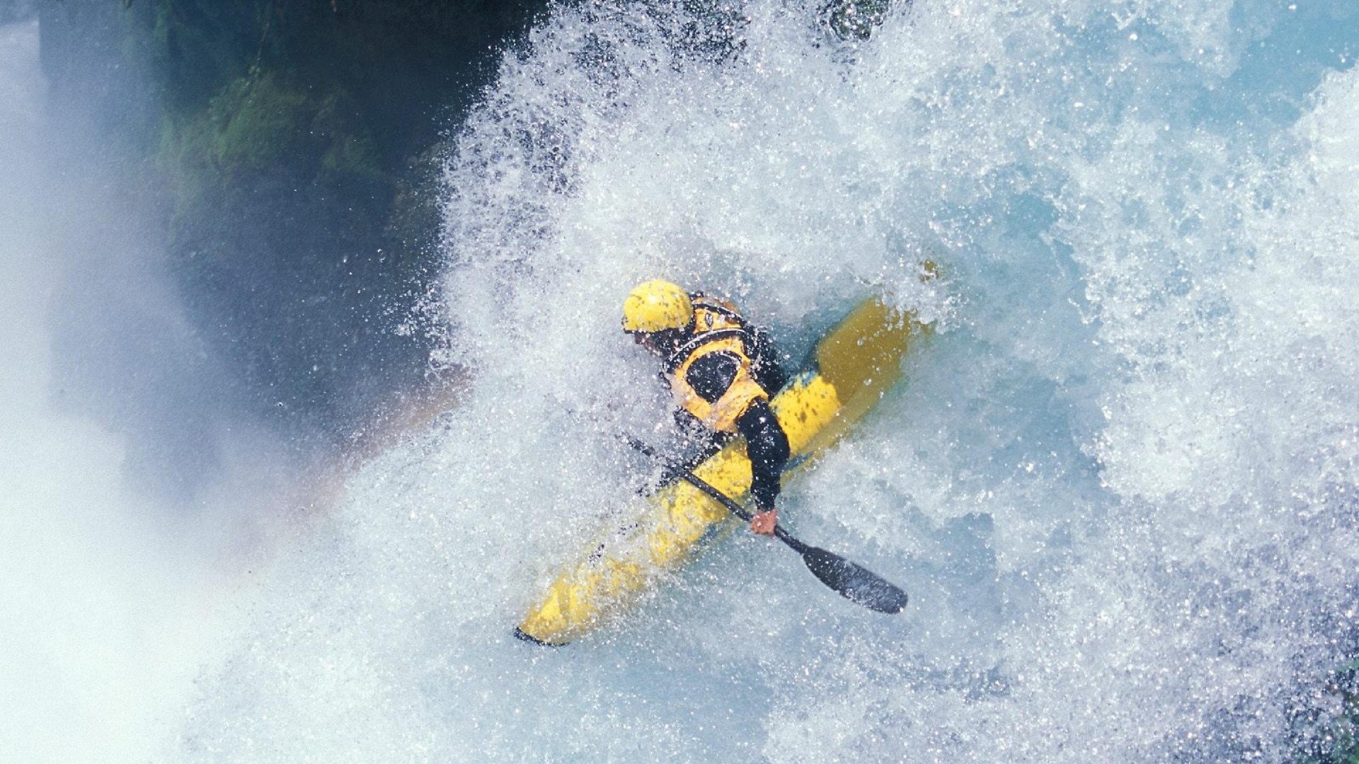 赛道与球场，F1年度争冠之夜，武切维奇展现巨星价值